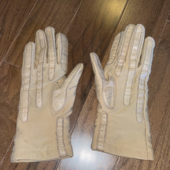 Isotoner “warm-ups” Gloves one size - Picture 3 of 9